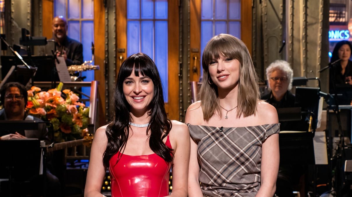 Dakota Johnson Taylor Swift SNL
